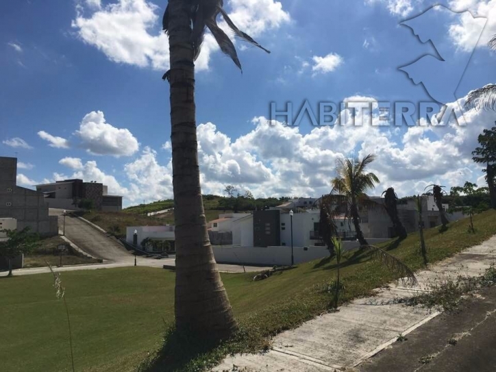 Doomos. TERRENO RESIDENCIAL EN VENTA, EN LOMAS DE JARDINES, TUXPAN, VER.