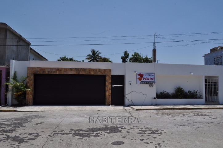 doomos. casa en venta en la colonia rodríguez cano, tuxpan, ver.